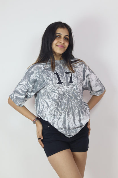 Oversized Grey Marble Effect T-Shirt with Number Print – Casual Streetwear